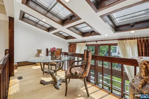 1060 Briar Way Fort Lee NJ 07024