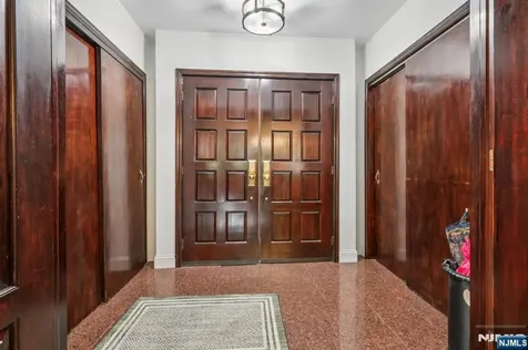 1060 Briar Way Fort Lee NJ 07024