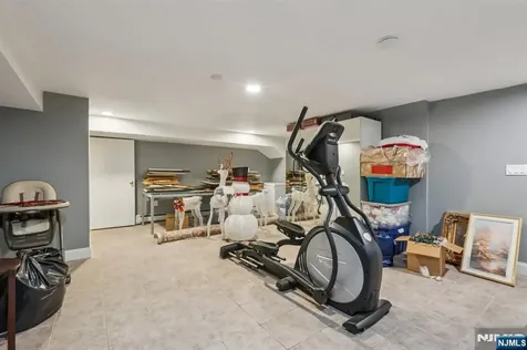 1060 Briar Way Fort Lee NJ 07024