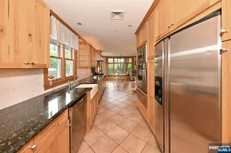 8 Myrtle Street Montvale NJ 07645