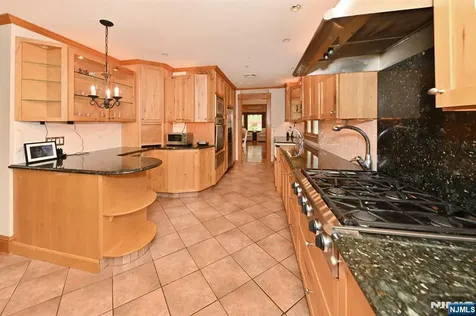8 Myrtle Street Montvale NJ 07645