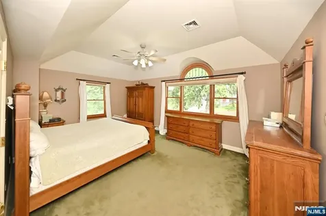 8 Myrtle Street Montvale NJ 07645