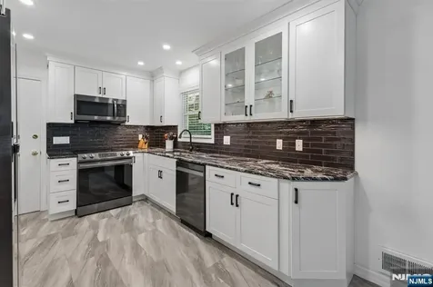 17 Orange Place Wayne NJ 07470