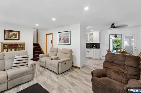 17 Orange Place Wayne NJ 07470