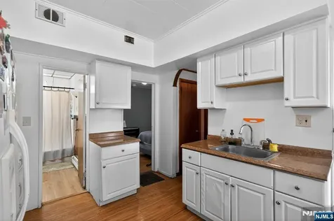 11 Yereance Avenue Clifton NJ 07106