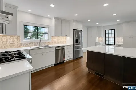 21 End Terrace Bloomfield NJ 07003
