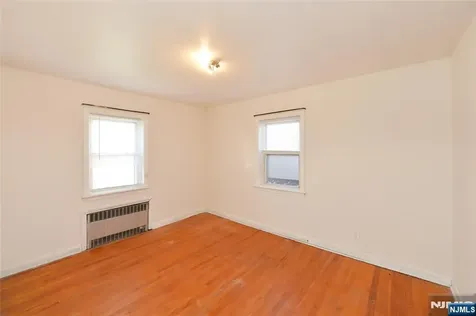 54 Avenue B Lodi NJ 07644
