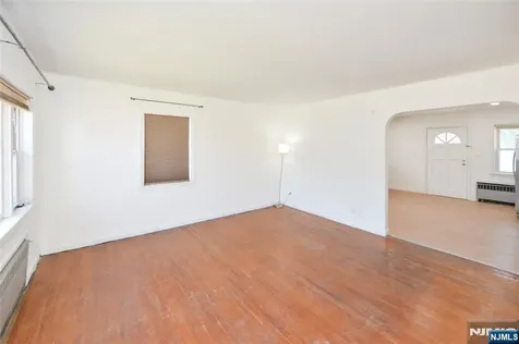 54 Avenue B Lodi NJ 07644