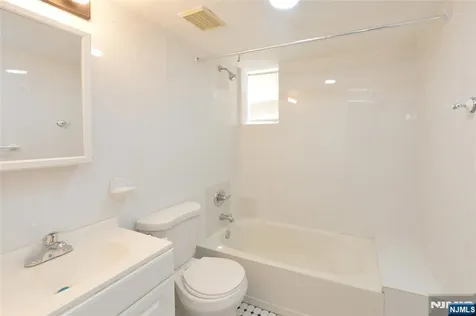 54 Avenue B Lodi NJ 07644