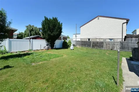 54 Avenue B Lodi NJ 07644