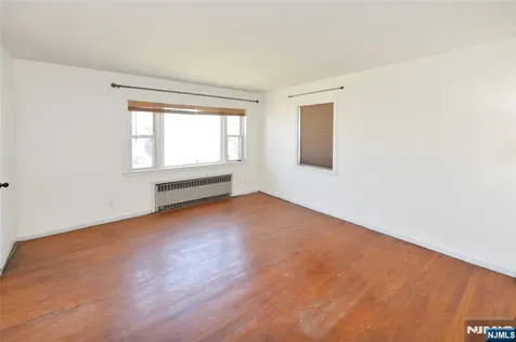 54 Avenue B Lodi NJ 07644