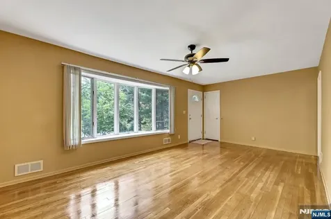 36 Benton Road Paramus NJ 07652