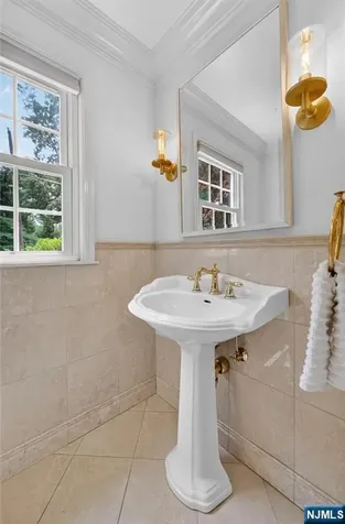 241 Avondale Road Ridgewood NJ 07450