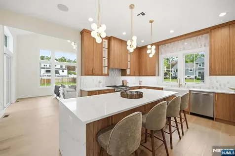 20 Hampton Terrace Livingston NJ 07039