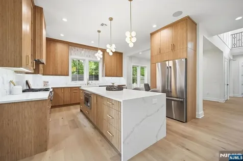 20 Hampton Terrace Livingston NJ 07039