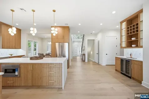 20 Hampton Terrace Livingston NJ 07039
