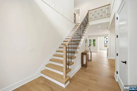 20 Hampton Terrace Livingston NJ 07039