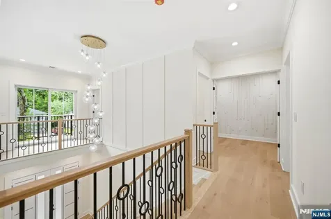 20 Hampton Terrace Livingston NJ 07039