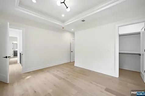 20 Hampton Terrace Livingston NJ 07039