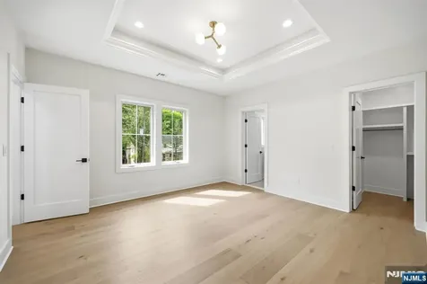 20 Hampton Terrace Livingston NJ 07039