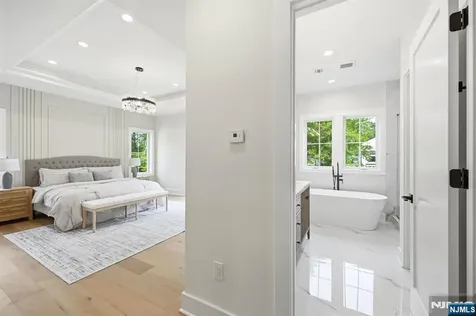 20 Hampton Terrace Livingston NJ 07039