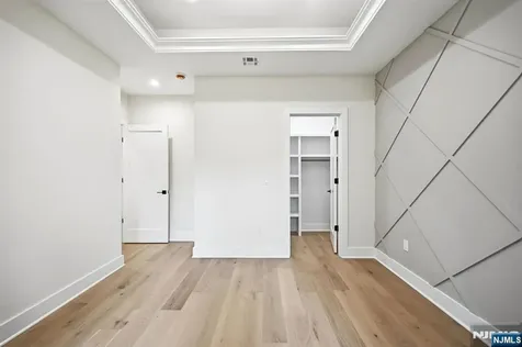 20 Hampton Terrace Livingston NJ 07039