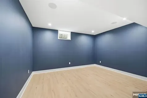 20 Hampton Terrace Livingston NJ 07039