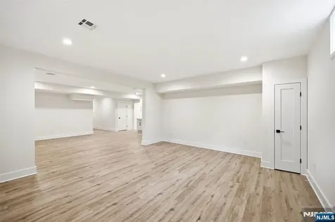 20 Hampton Terrace Livingston NJ 07039