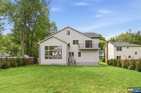 20 Hampton Terrace Livingston NJ 07039