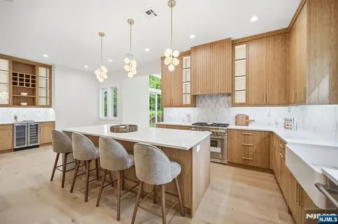 20 Hampton Terrace Livingston NJ 07039