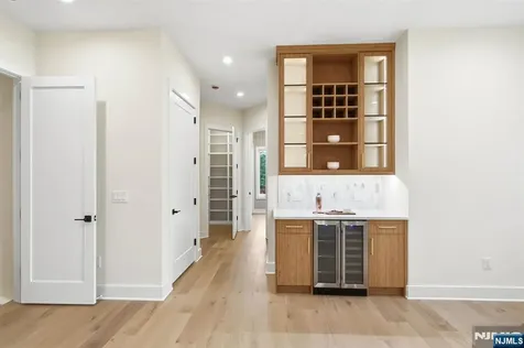 20 Hampton Terrace Livingston NJ 07039