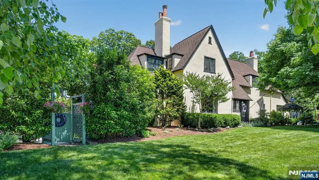 230 Satterthwaite Avenue Nutley NJ 07110