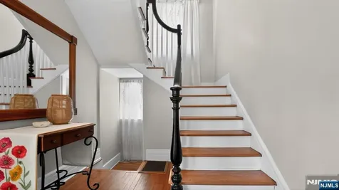 230 Satterthwaite Avenue Nutley NJ 07110