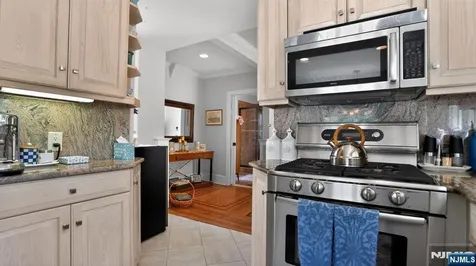 230 Satterthwaite Avenue Nutley NJ 07110