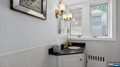 230 Satterthwaite Avenue Nutley NJ 07110