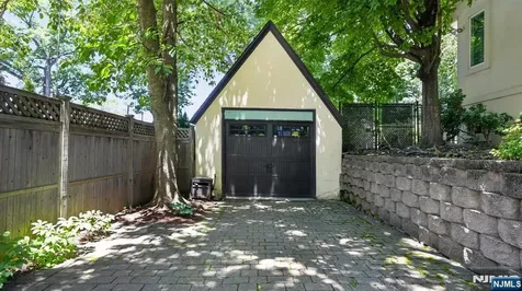 230 Satterthwaite Avenue Nutley NJ 07110