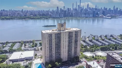 6600 Jfk Boulevard E West New York NJ 07093
