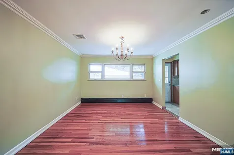 20 Shetland Lane Palisades Park NJ 07650