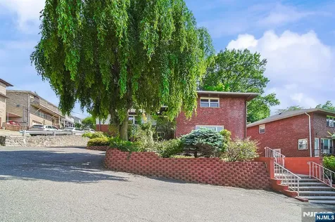 20 Shetland Lane Palisades Park NJ 07650