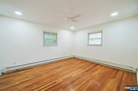 20 Shetland Lane Palisades Park NJ 07650
