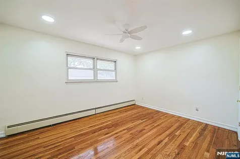20 Shetland Lane Palisades Park NJ 07650