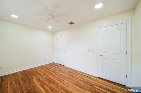 20 Shetland Lane Palisades Park NJ 07650