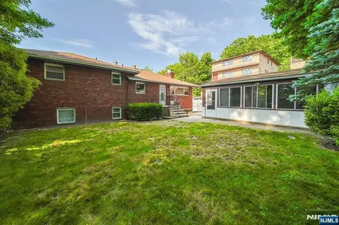 20 Shetland Lane Palisades Park NJ 07650
