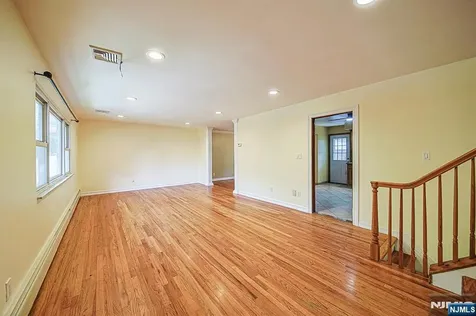 20 Shetland Lane Palisades Park NJ 07650