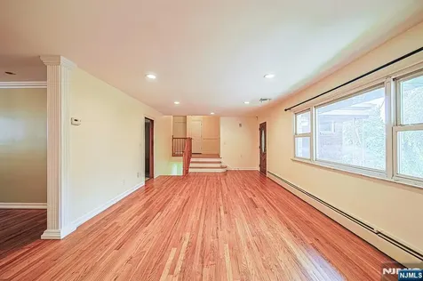 20 Shetland Lane Palisades Park NJ 07650