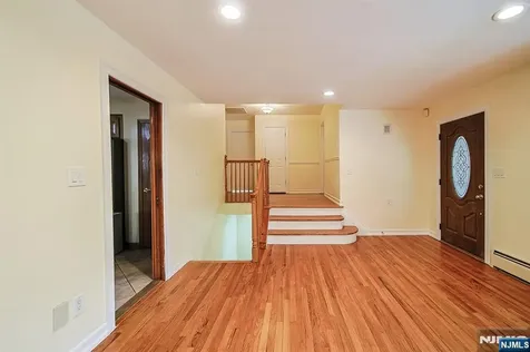 20 Shetland Lane Palisades Park NJ 07650
