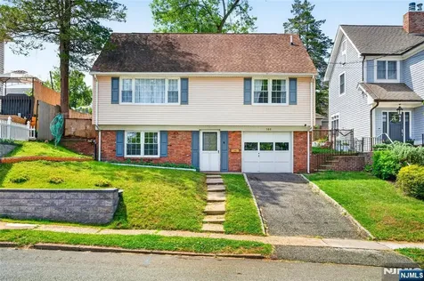 166 Pleasant Avenue Bergenfield NJ 07621