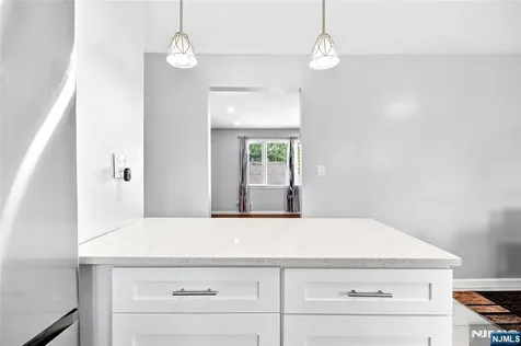 166 Pleasant Avenue Bergenfield NJ 07621