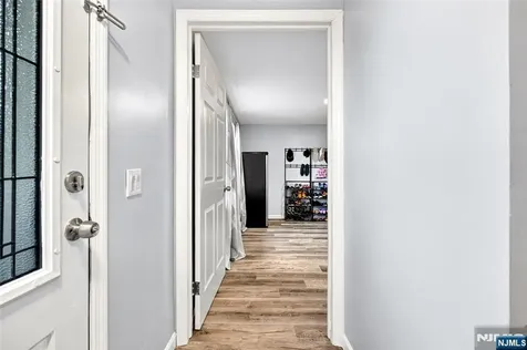 166 Pleasant Avenue Bergenfield NJ 07621