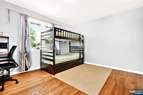 166 Pleasant Avenue Bergenfield NJ 07621
